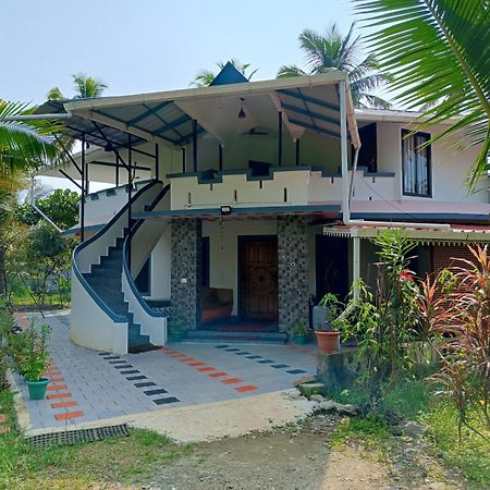 Bliss Homestay Munroe Island Mundrothuruth Eksteriør billede
